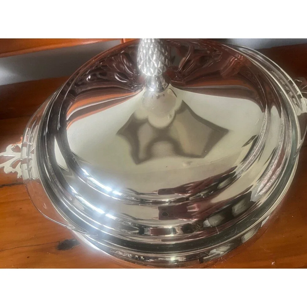Vintage Reed and Barton, silver plated 2 QT Casserole Dish W/ PYREX glass insert